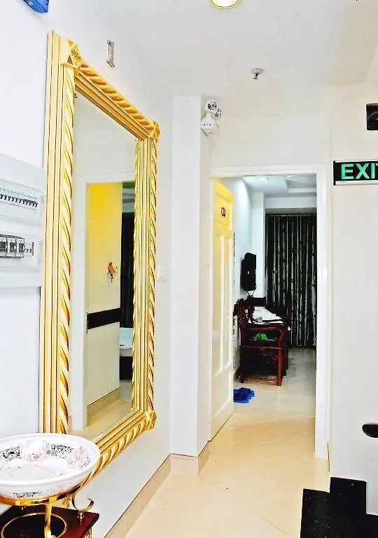 **  Hoang Thanh Thuy Airport Hotel 1 - Gan Am Thuc Dem Cho Hoang Hoa Tham Хошимин Вьетнам